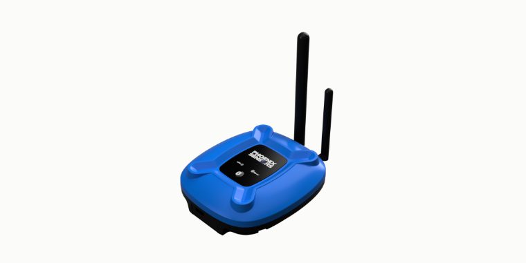 WEXS-BLE-CEL gateway with Bluetooth and cellular antennas